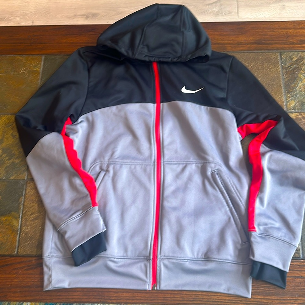 Medium, Nike thermal fit, barely worn !! Accepting offers